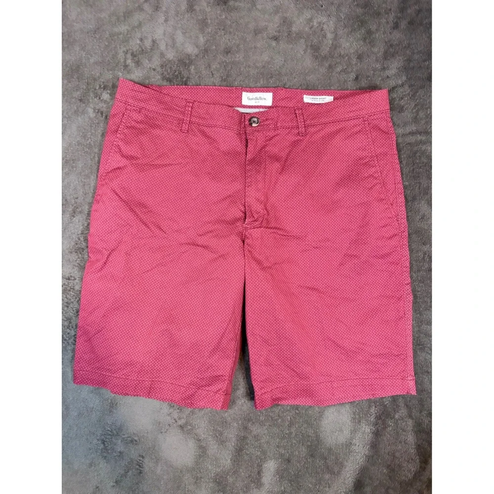 Goodfellow & Co Linden Shorts Mens 10.5 Inseam Red Geometric Print Flat Front 36